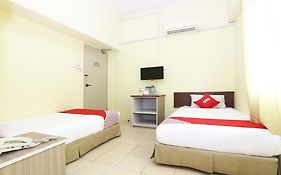 Super Oyo 89651 Harmoni Hotel  2*